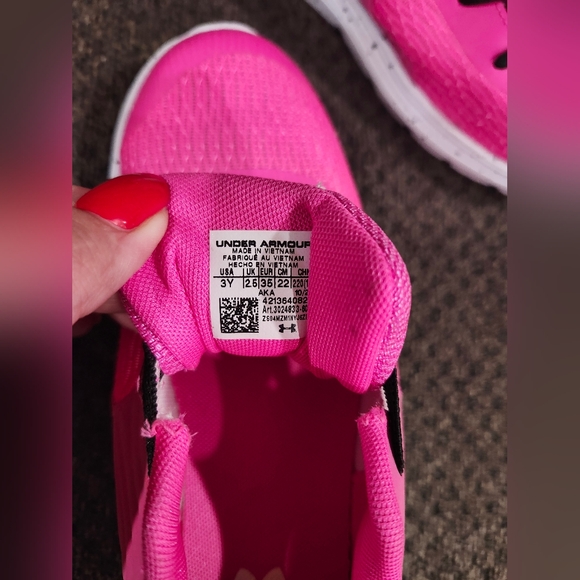 Under Armour youth sneakers - Picture 4 of 4